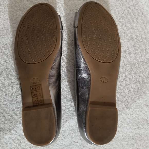 Circa Joan & David Luxe silver ballet shoes - Picture 6 of 6
